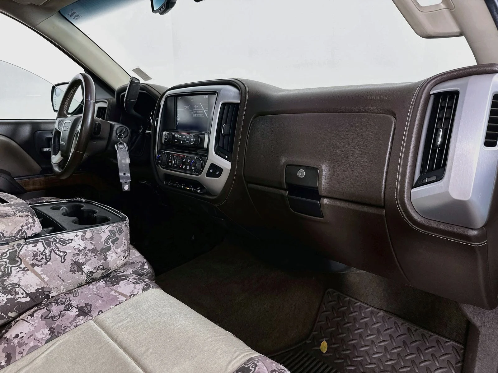 Used 2015 Bronze Alloy Metallic GMC SLT image 31
