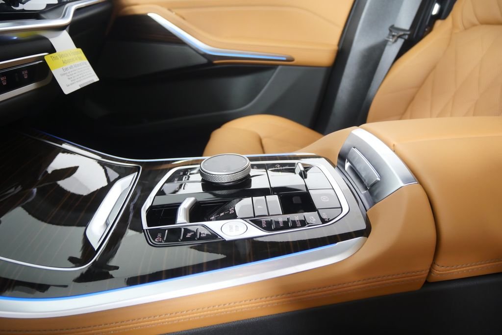 New 2026 Mineral White Metallic BMW xDrive50e image 20