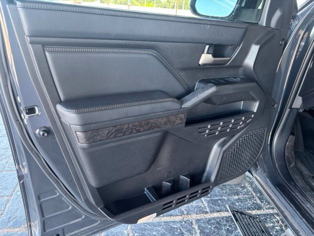 Used 2025  Toyota Limited image 9