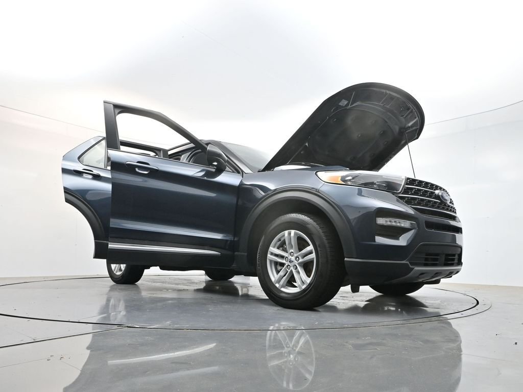 Used 2023 Blue Metallic Ford XLT image 39