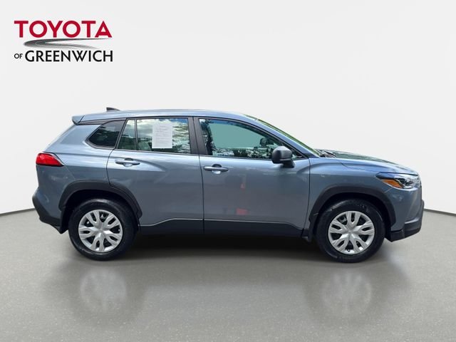 Used 2023  Toyota L image 2