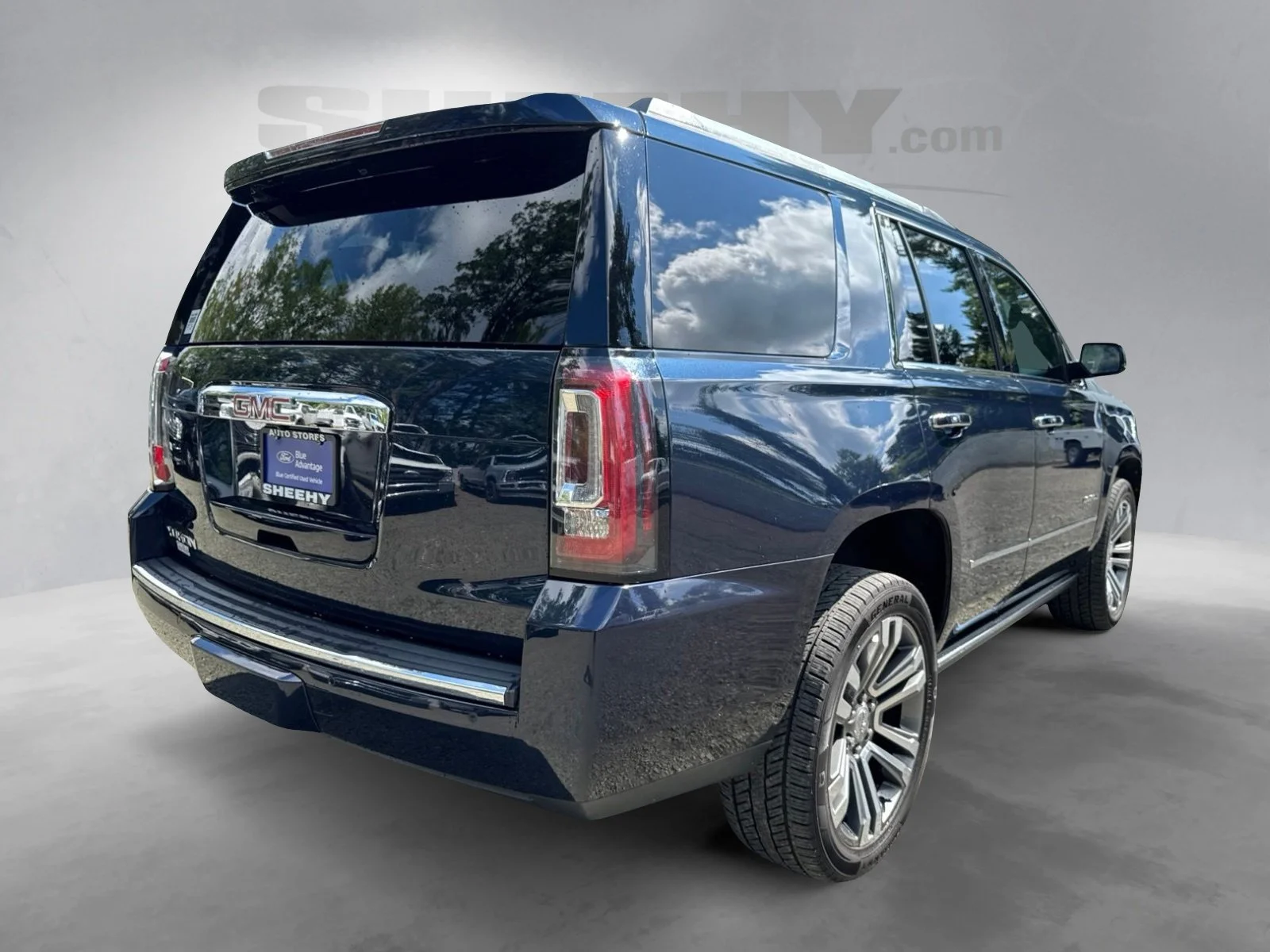 Used 2020 Dark Sapphire Blue GMC Denali image 12