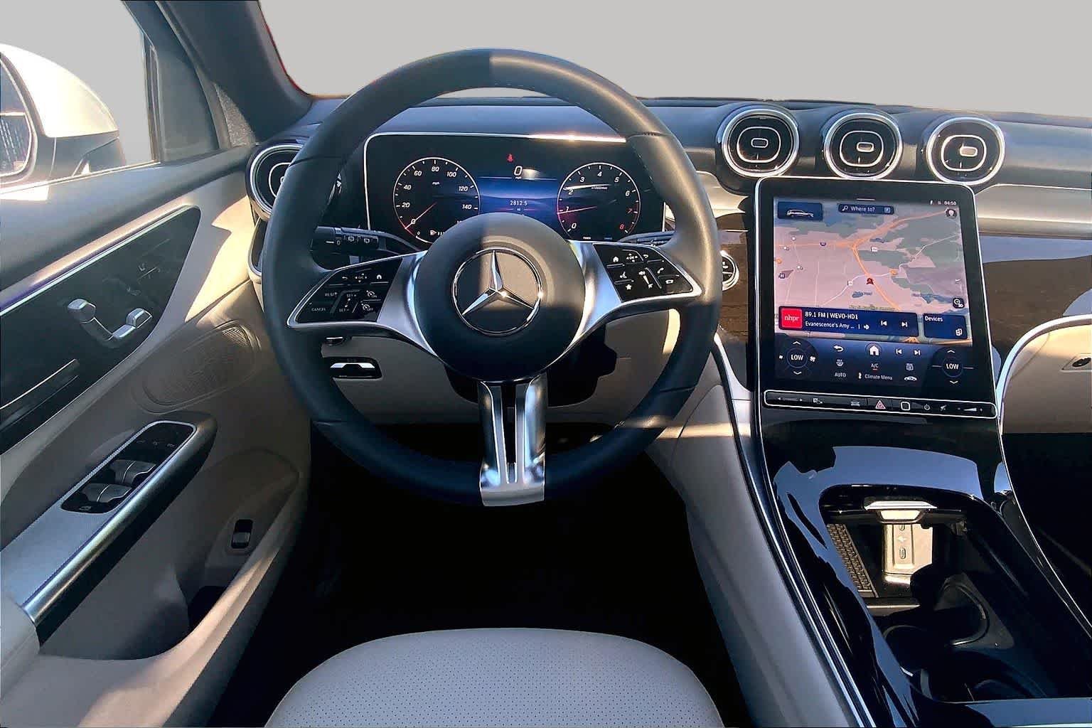 Certified Used 2026 Polar White Mercedes-Benz GLC 300 image 6