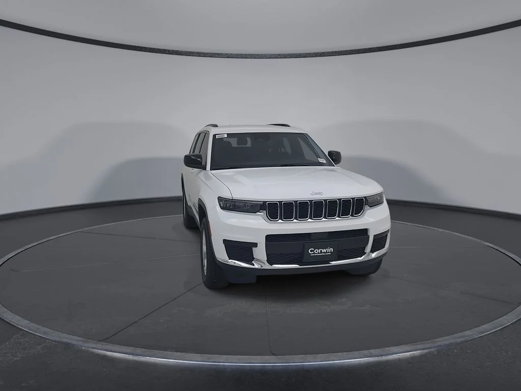 New 2026 Bright White Clear-Coat Exterior Paint Jeep Laredo image 4