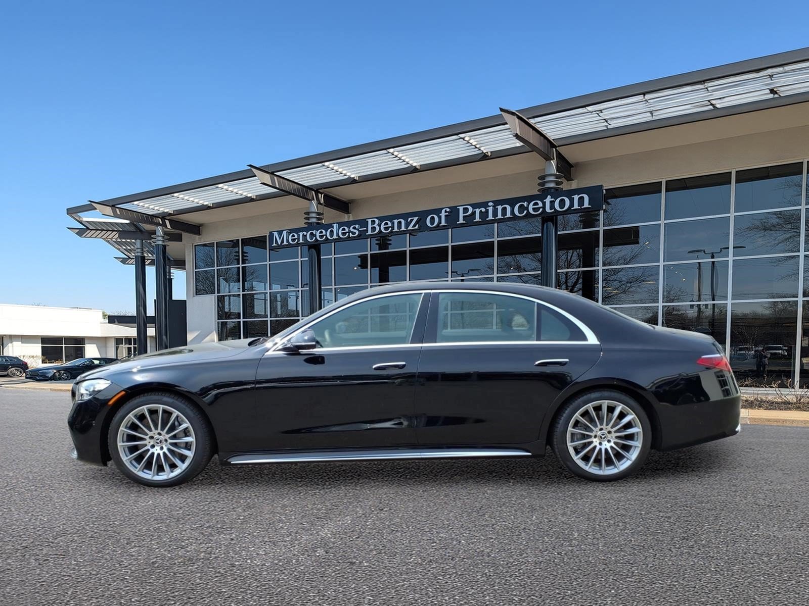 Certified Used 2023 Black Mercedes-Benz S 580 4MATIC® Sedan image 6