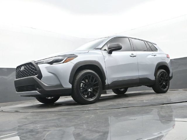 Used 2023 Sonic Silver Toyota L image 27