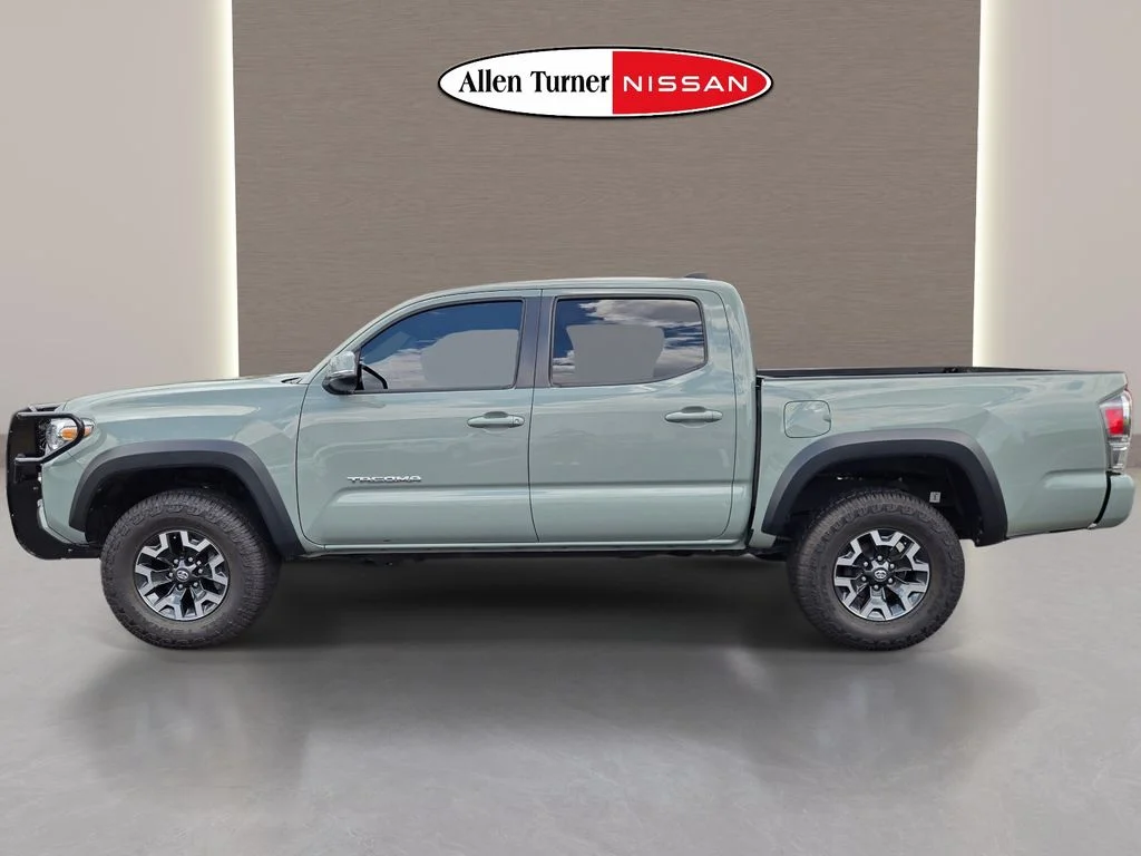 Used 2022  Toyota TRD Off-Road image 11