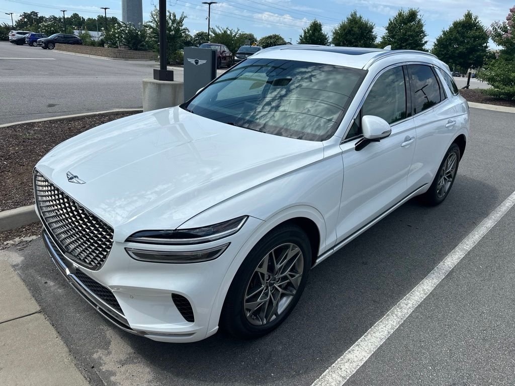 Used 2024 White Genesis 2.5T image 1