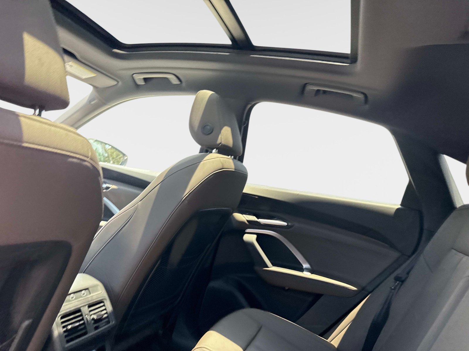 New 2026 Daytona Gray Pearl Effect Audi Premium image 14
