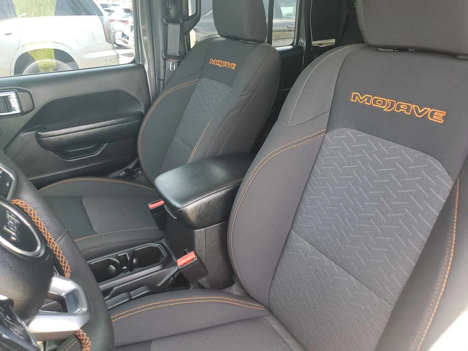 Used 2023 Granite Crystal Metallic Jeep Mojave image 22