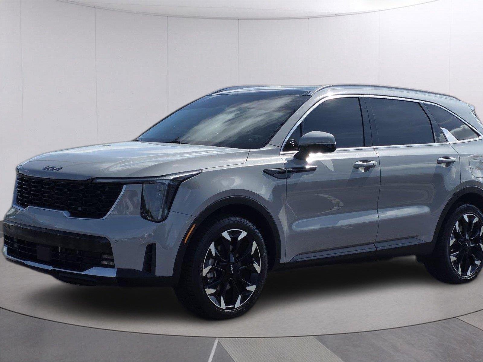 Used 2025 Wolf Gray Kia EX image 1