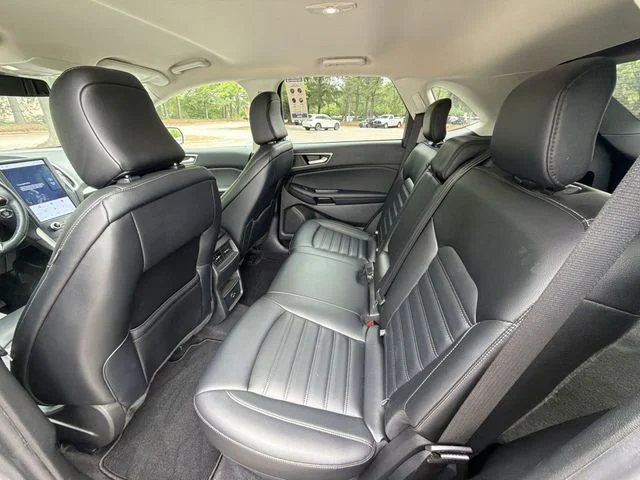 Used 2022 Gray Ford SEL image 24