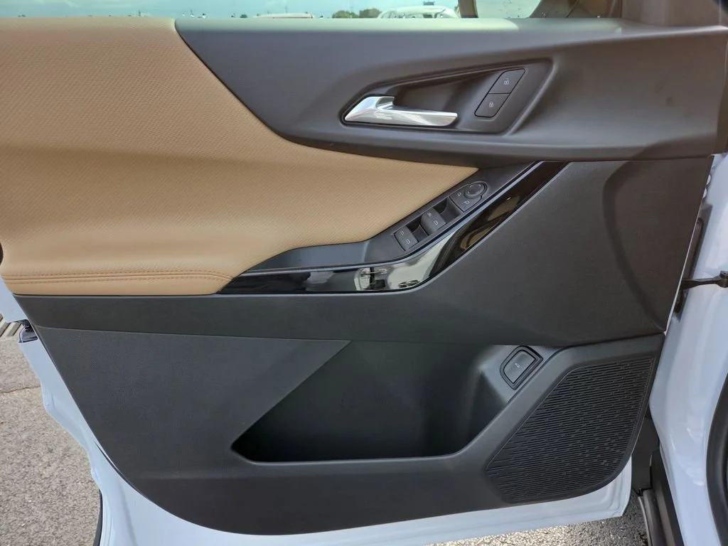 New 2026 Polar White Tricoat Chevrolet ACTIV image 14