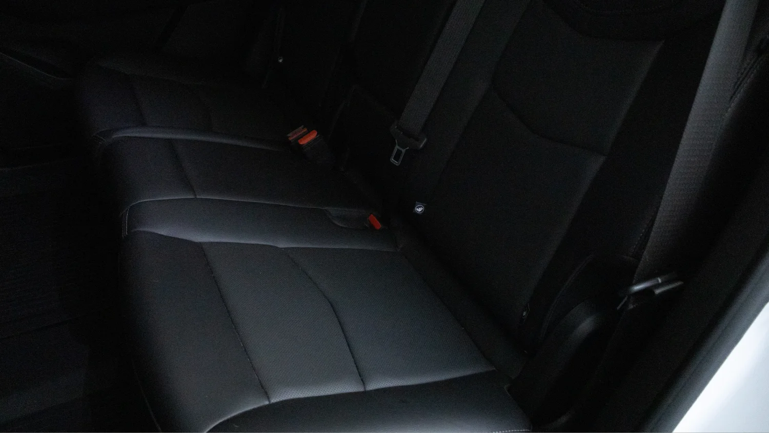 Used 2025 White Cadillac Premium Luxury image 27