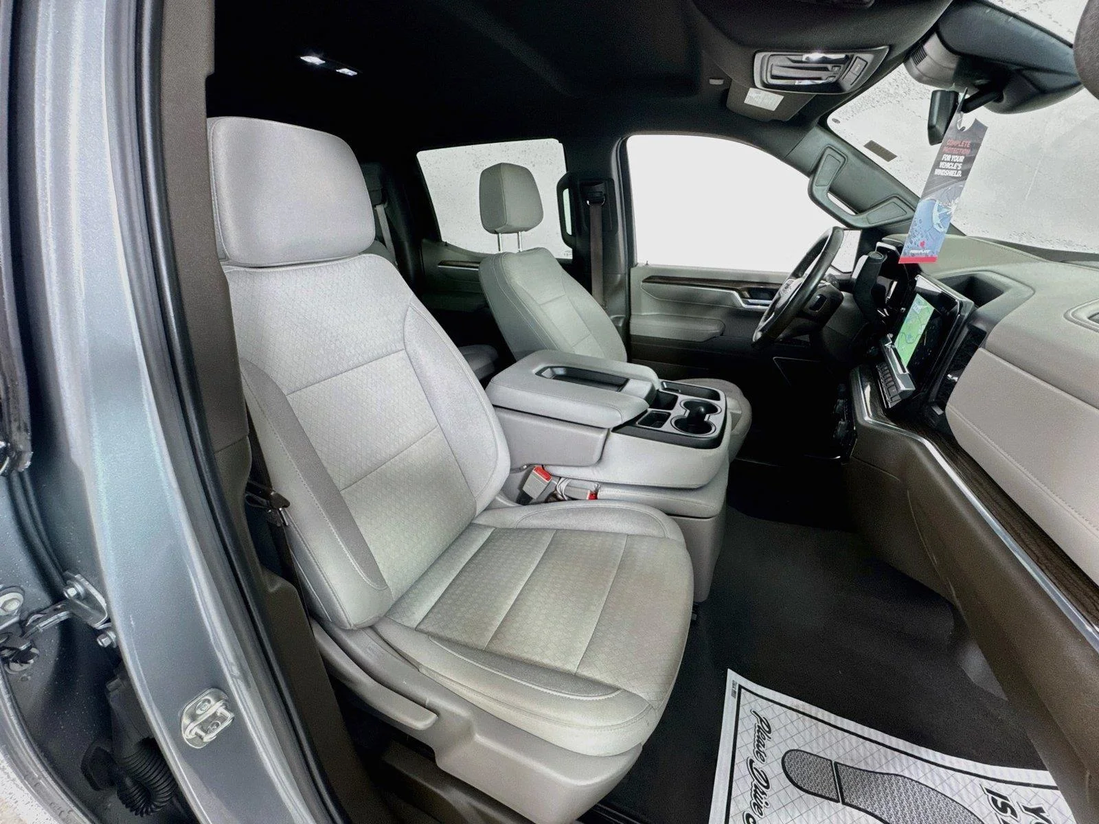 Used 2025 Sterling Gray Metallic Chevrolet LT image 27