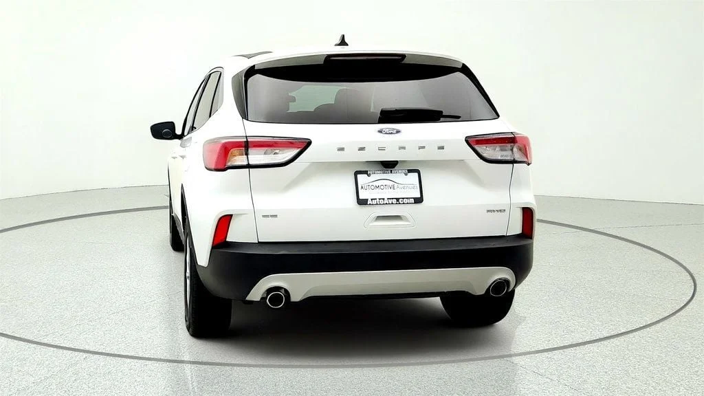 Used 2021 Oxford White Ford SE AWD image 6