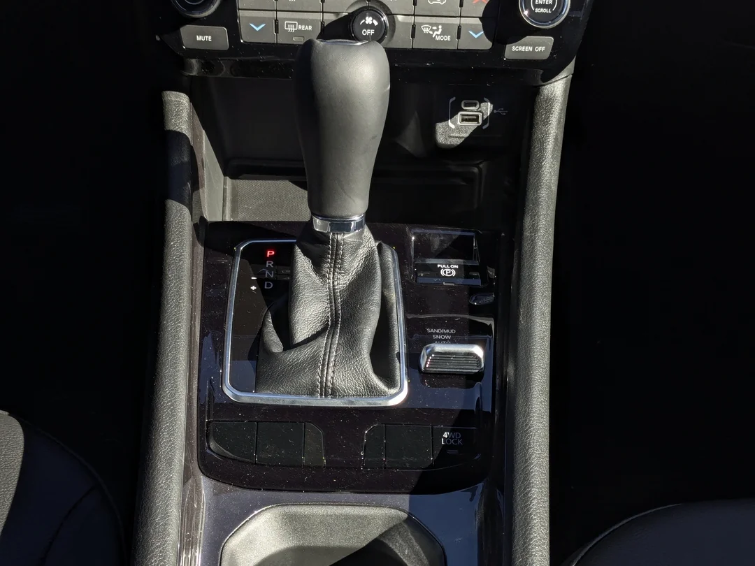 New 2026 White Jeep North - - 4x4 - Panoramic Sunroof - Alpine Audio - Adaptive Cruise - Power Liftgate & More! image 24