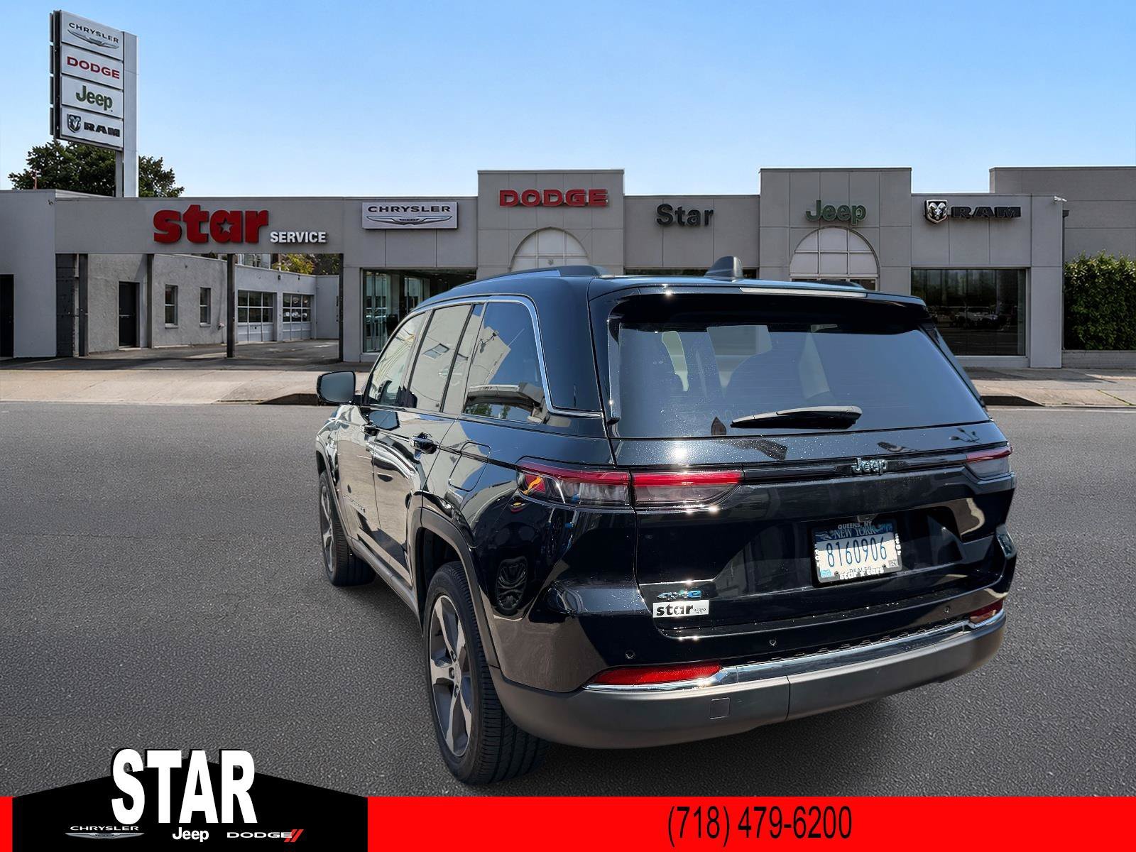 Used 2023 Diamond Black Crystal Pearlcoat Jeep 4xe image 5