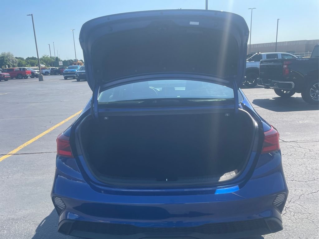 Used 2023 Deep Sea Blue Kia LXS image 21