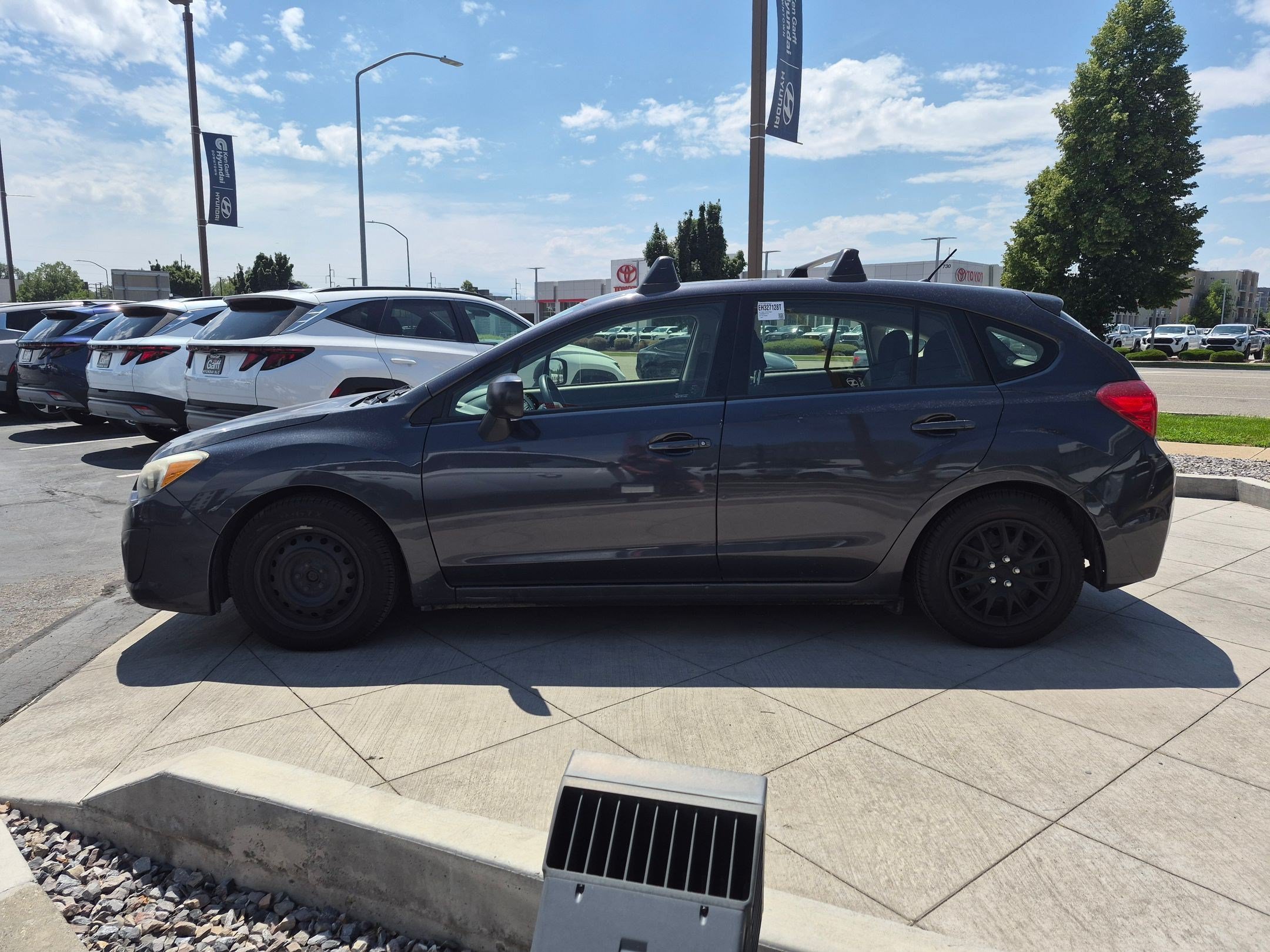 Used 2014 Dark Gray Metallic Subaru 2.0i image 9