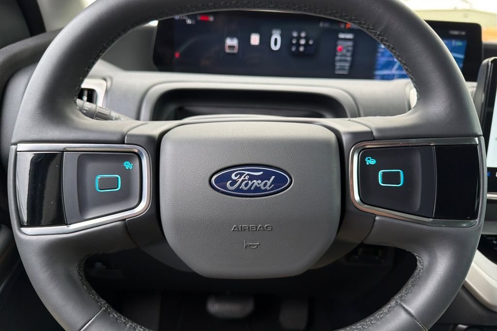 Used 2025 Oxford White Ford Active image 27