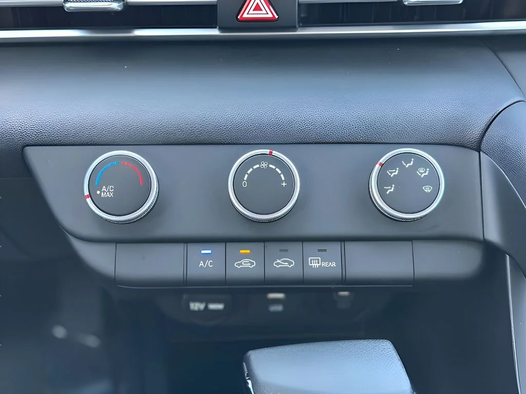 2025 Hyundai Elantra SE - Photo 20