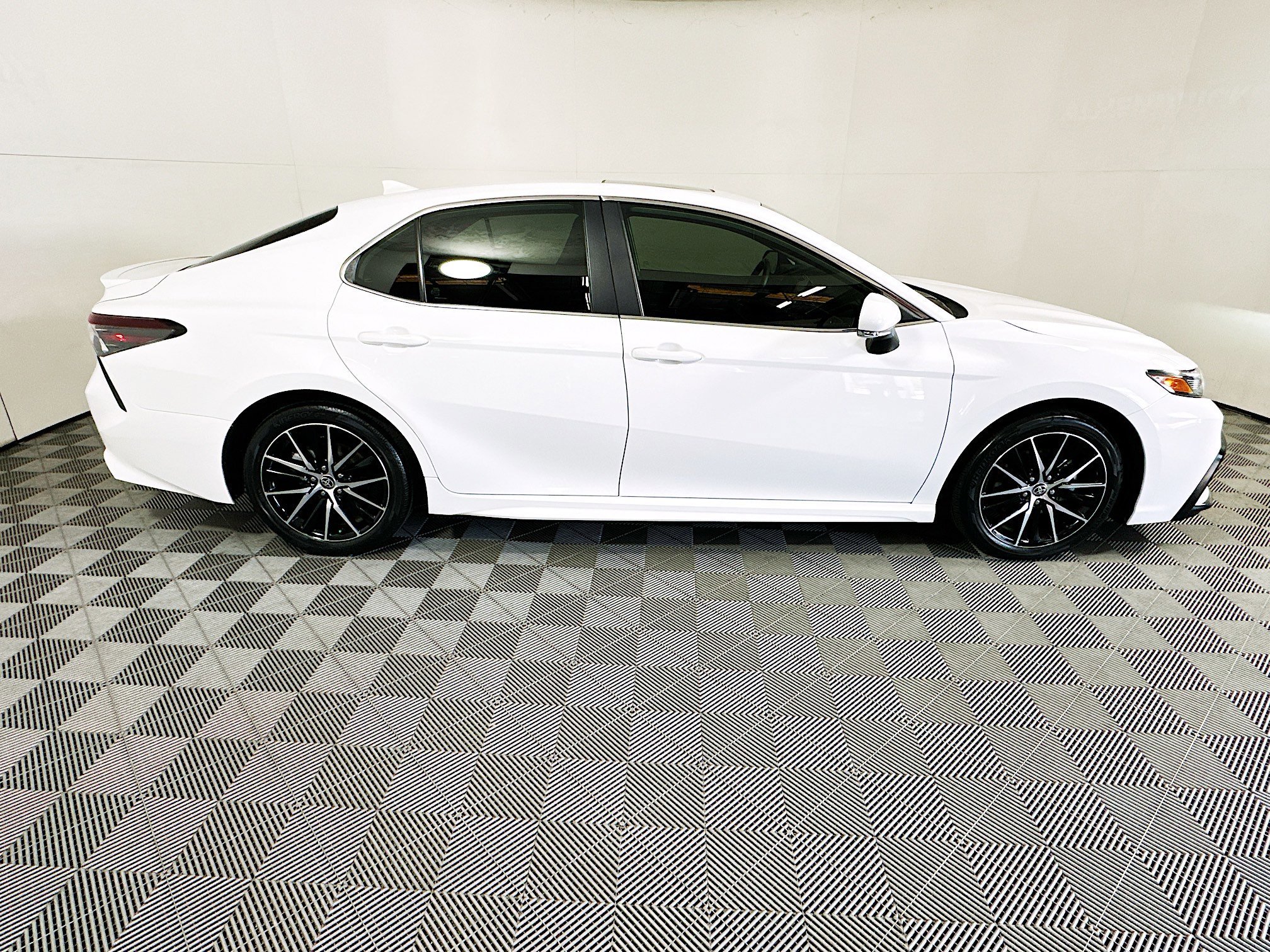 2024 Toyota Camry thumbnail 4