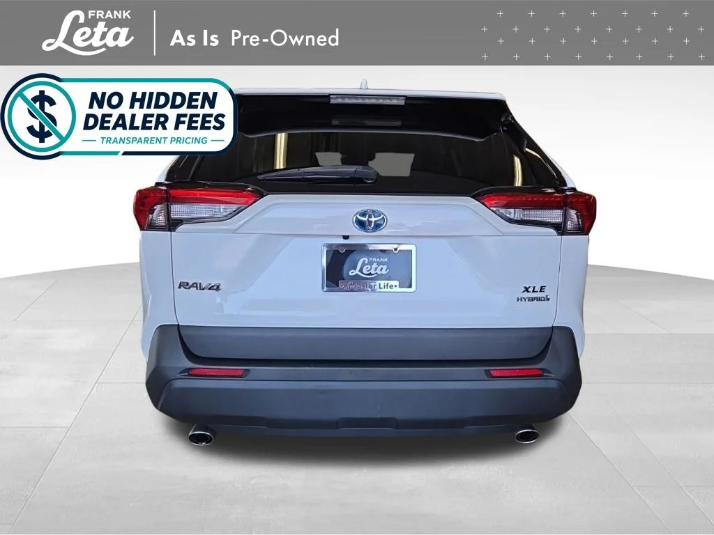 Used 2021 White Toyota XLE image 5