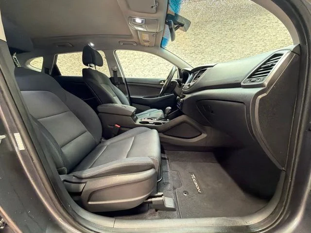 Used 2018 Coliseum Gray Hyundai Value image 9