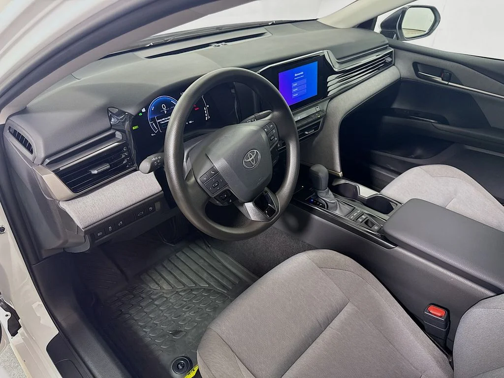2026 Toyota Camry LE - Photo 8