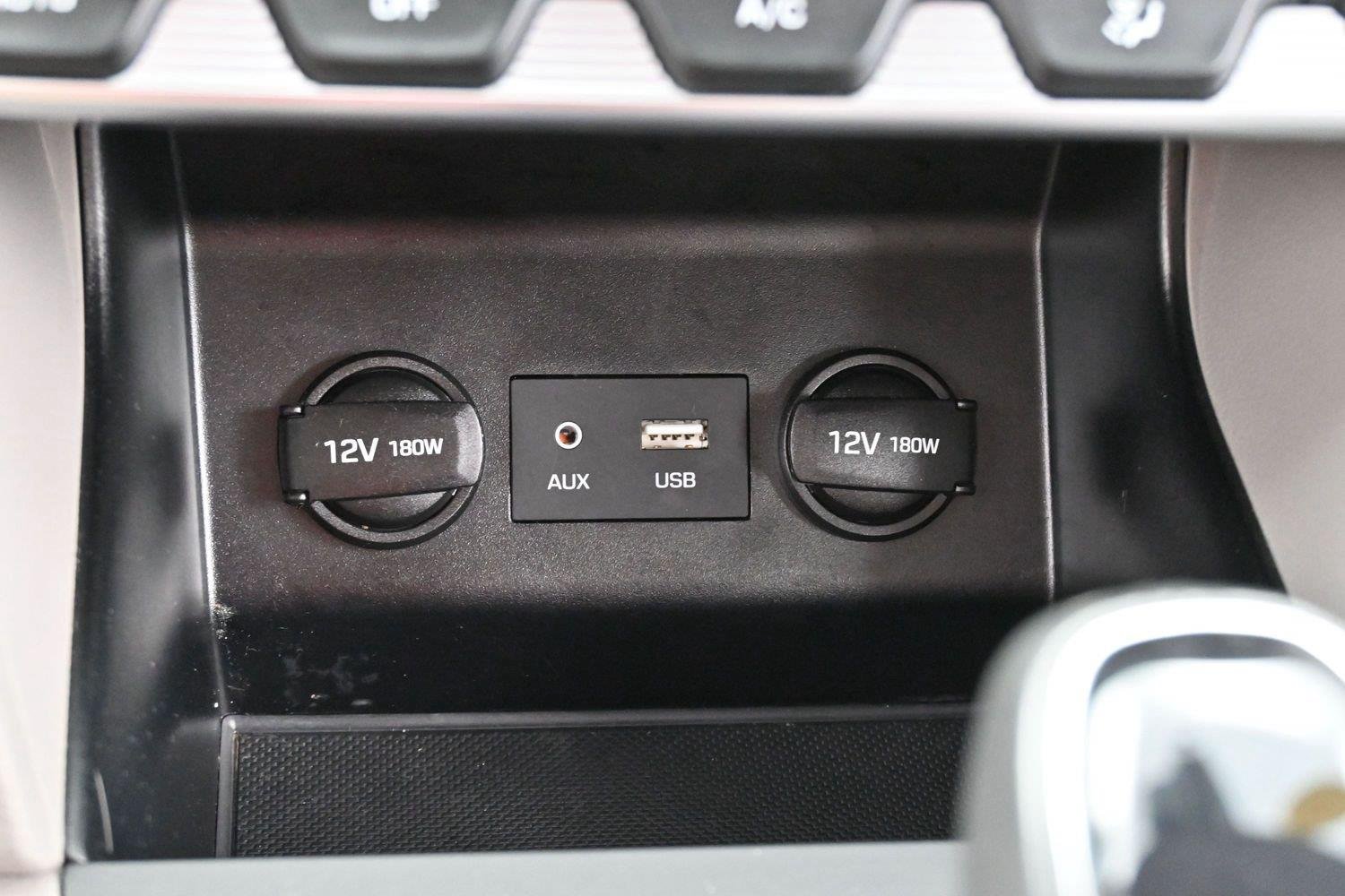 Used 2020 Lakeside Blue Hyundai Value Edition image 23