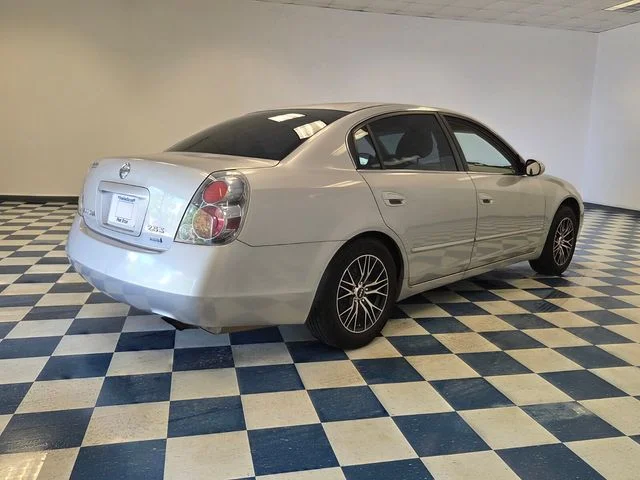 Used 2006 Silver Nissan 2.5 S image 8