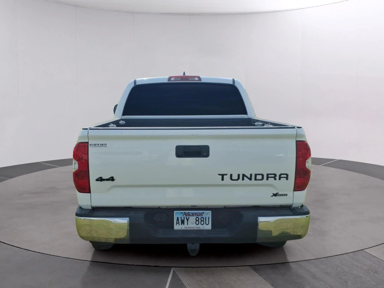 Used 2020 Super White Toyota SR5 image 7