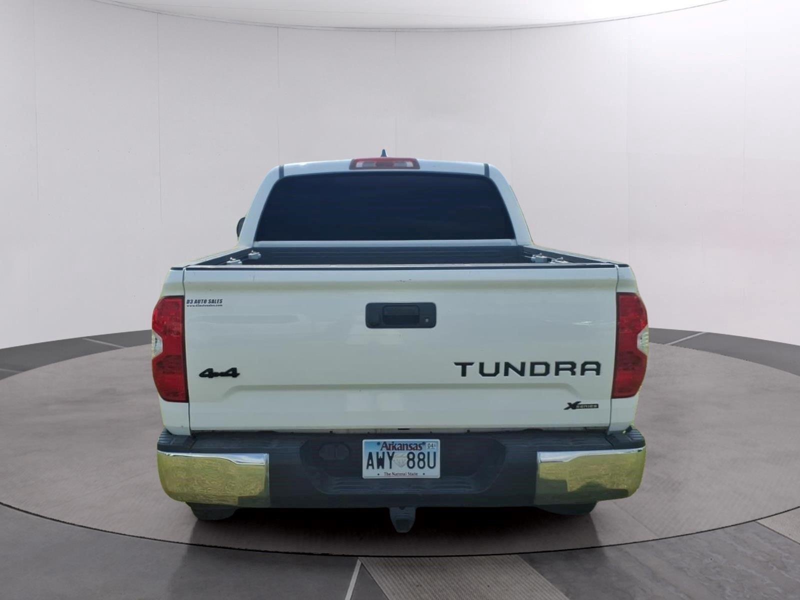 Used 2020 Super White Toyota SR5 image 7