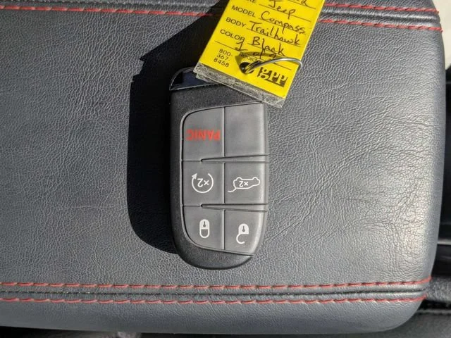 Used 2022 Diamond Black C Jeep Trailhawk image 33