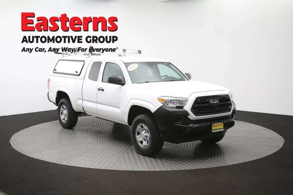 Used 2019 White Toyota SR image 47