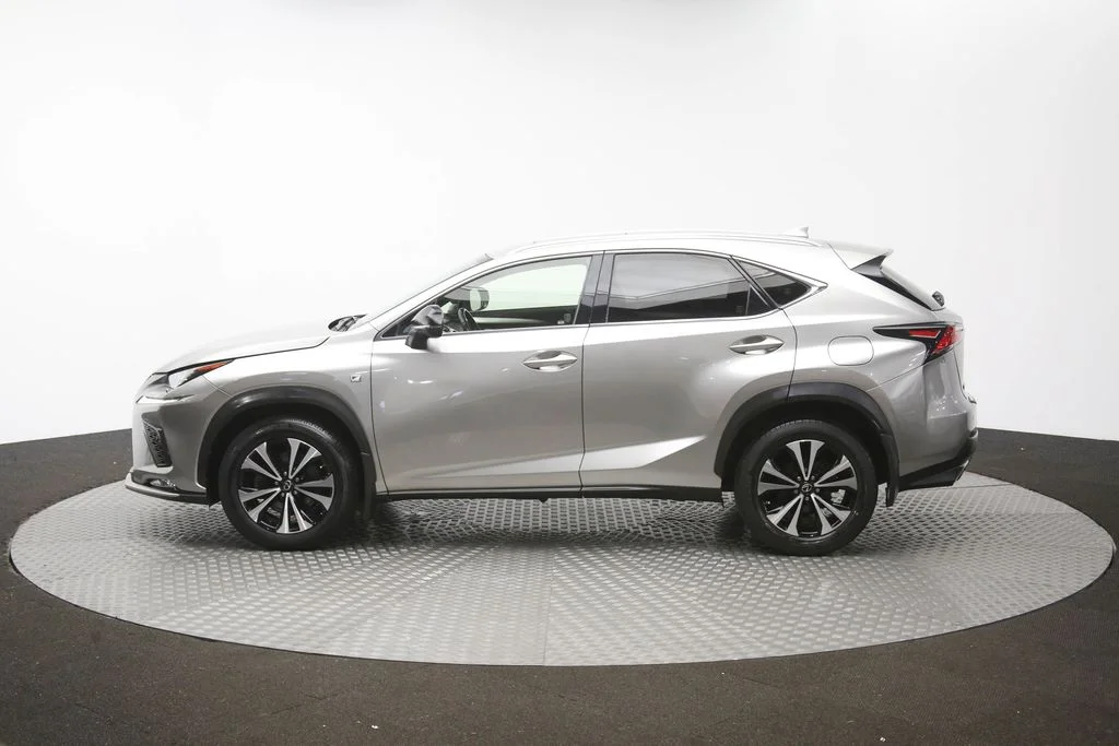 Used 2018  Lexus  image 56