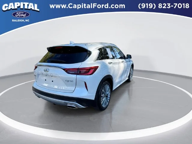 Used 2024 White INFINITI Autograph image 8