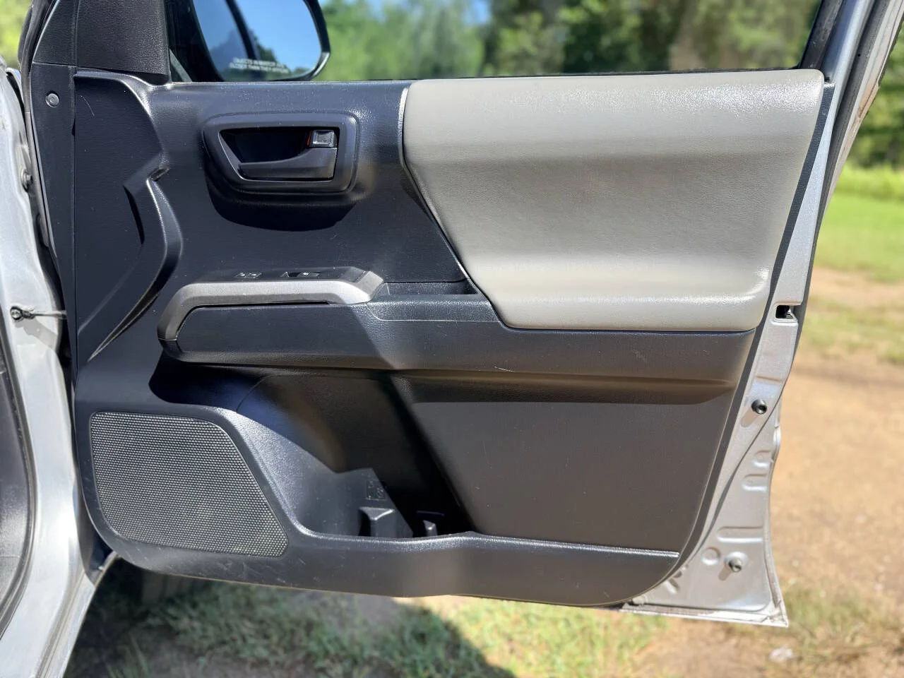 Used 2019 Silver Toyota SR5 V6 4x2 4dr Double Cab 5.0 ft SB image 25