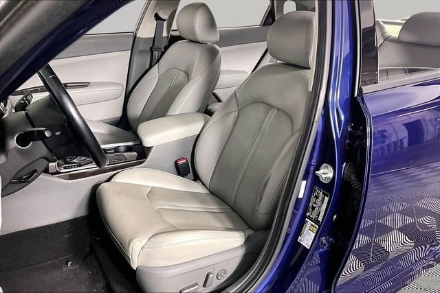 Used 2017 Blue Kia EX image 18