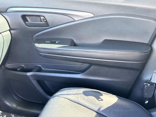 Used 2023 Gray Honda EX-L image 23