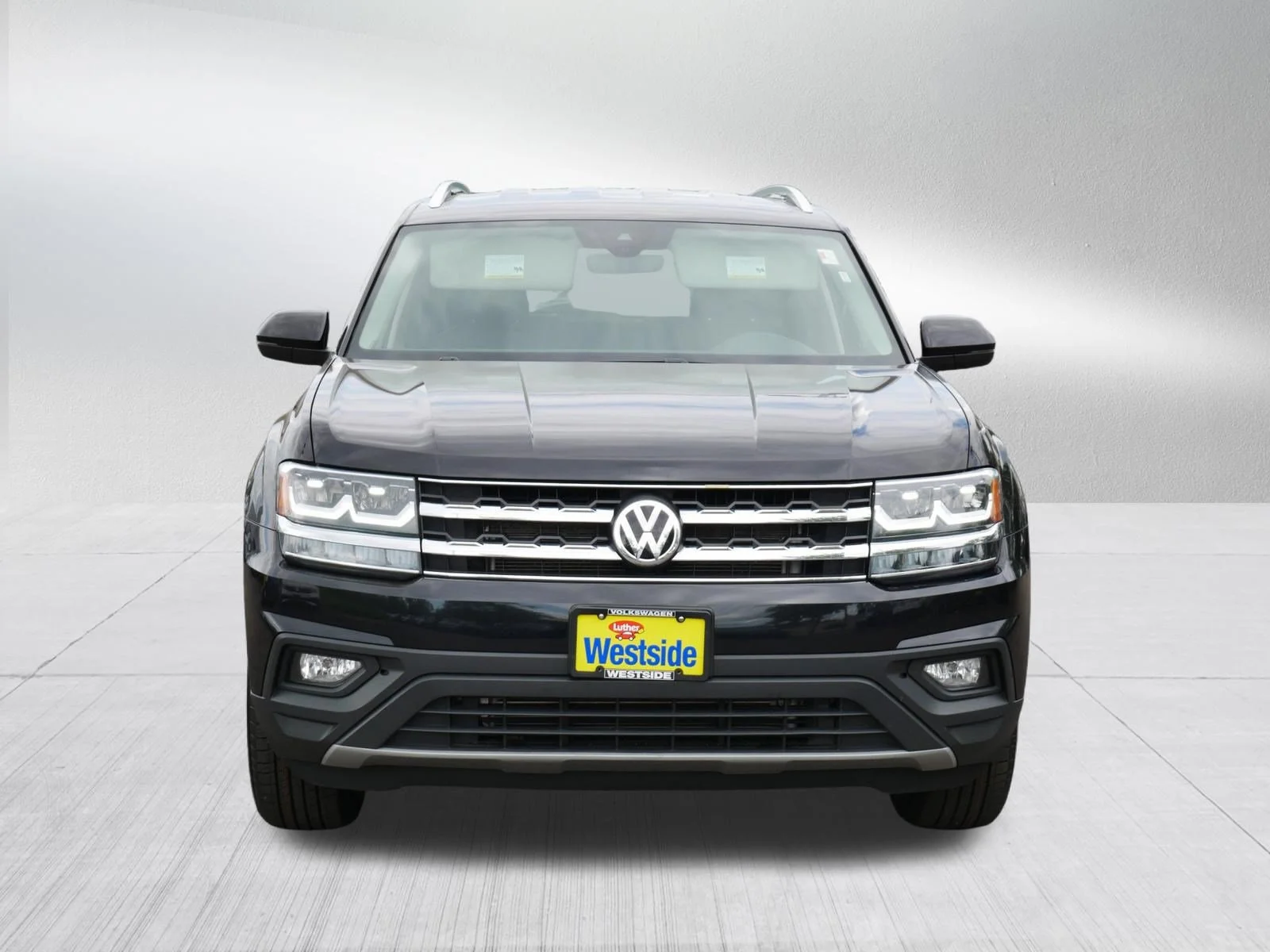 Used 2019 Volkswagen Atlas SE w/Tech with VIN 1V2UR2CA0KC564805 for sale in St. Louis Park, MN