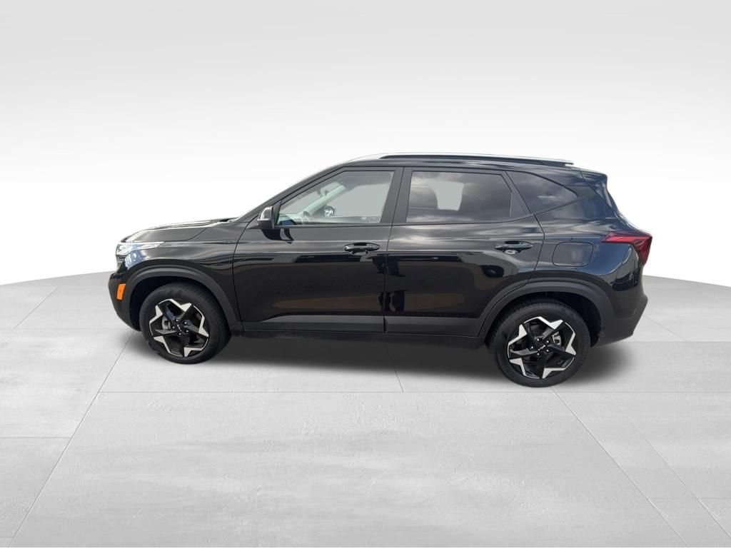Used 2025 Fusion Black Kia S image 3