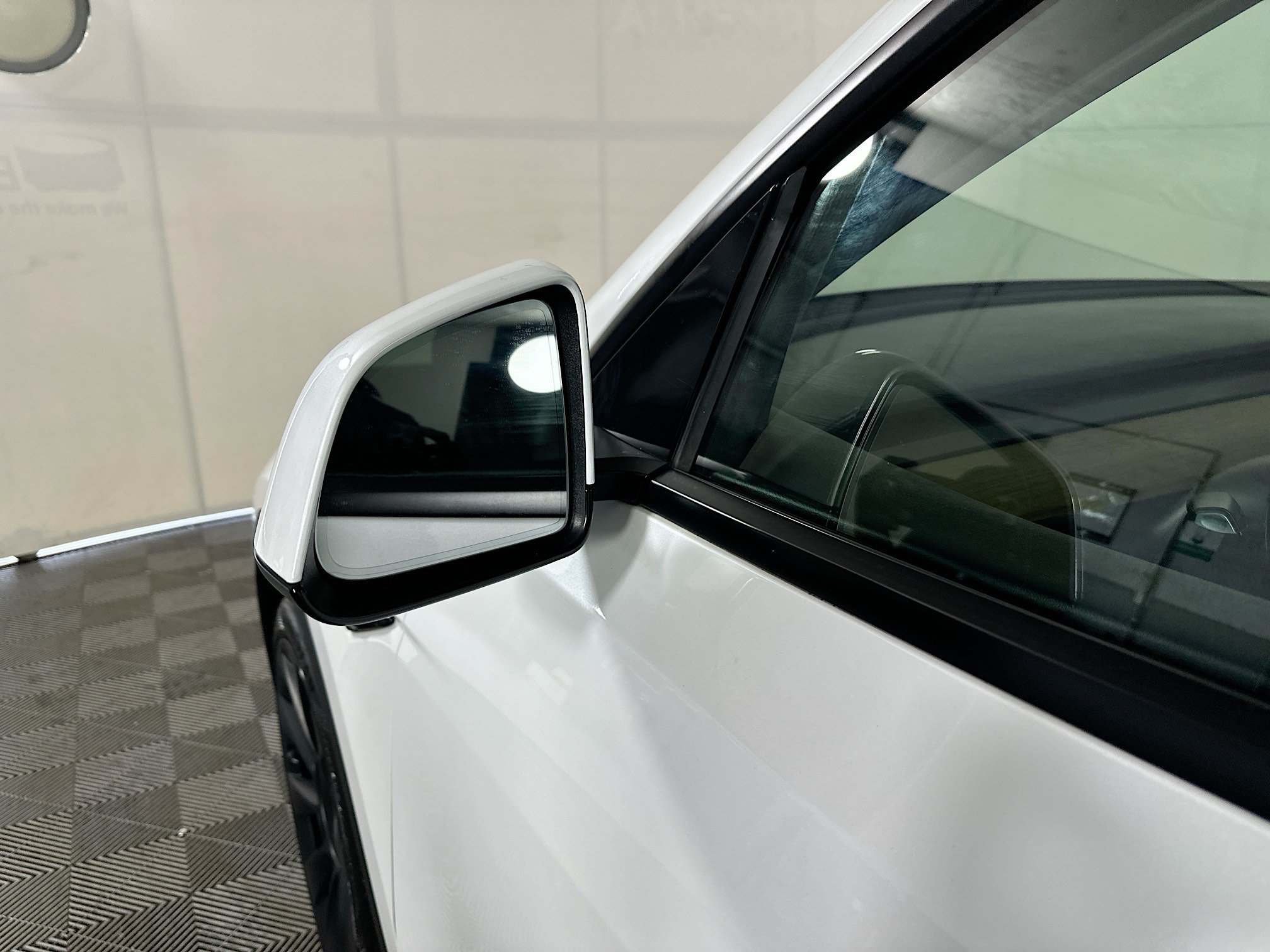 Used 2021 White Tesla Standard Range image 10