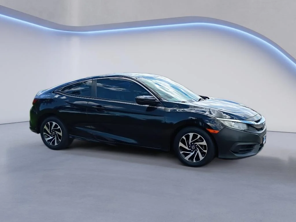 Used 2018 Crystal Black Pearl Honda LX-P image 8