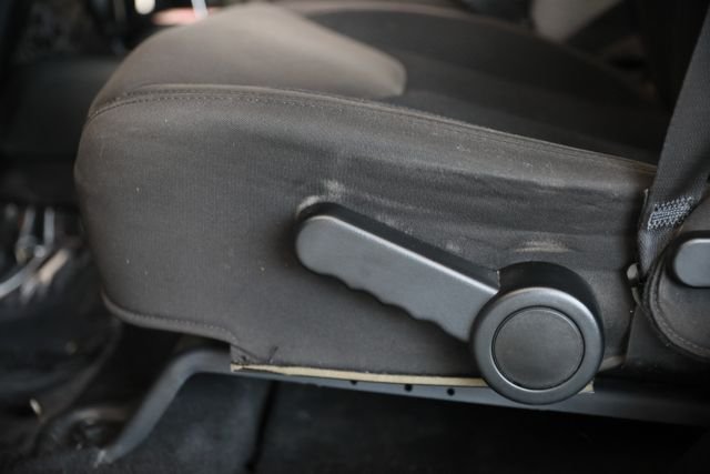 Used 2017 Gray Jeep Unlimited Sport image 15