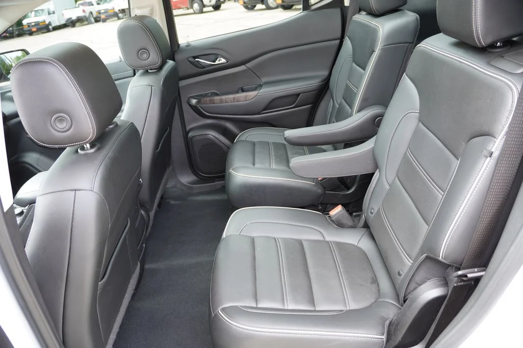 2022 GMC Acadia Denali - Photo 17