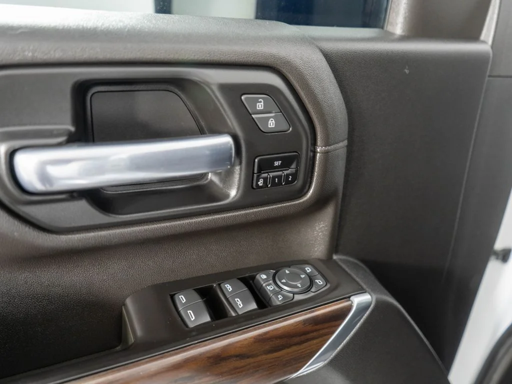 Used 2020 White GMC SLT image 26