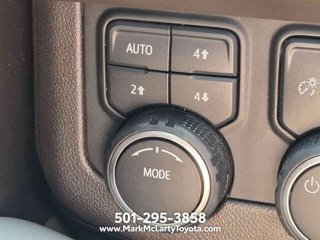 Used 2021 Black Chevrolet Z71 image 26