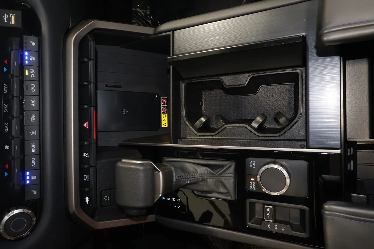 2026 Toyota Sequoia Platinum - Photo 16